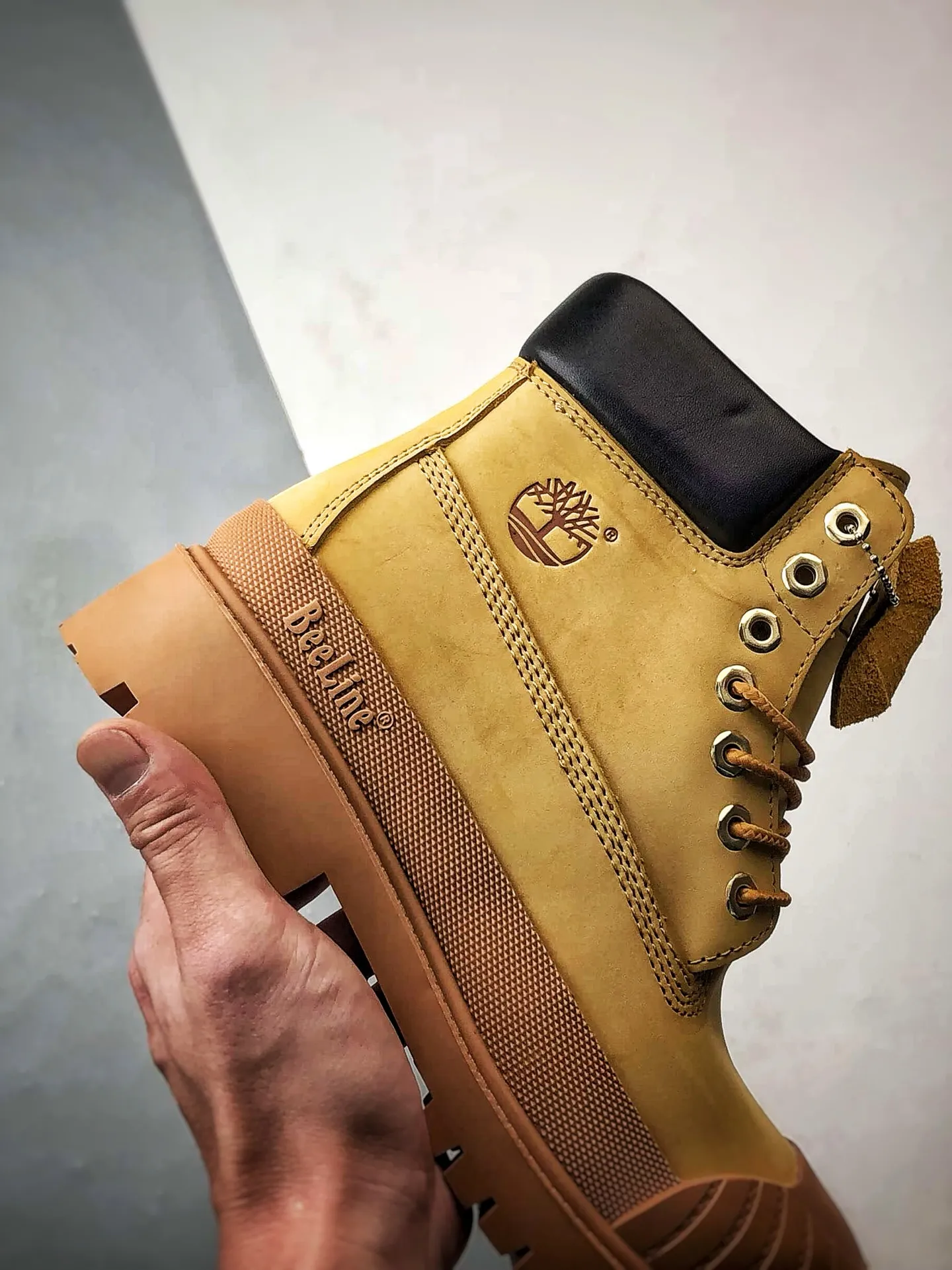 💰400 Timberland Timberland/Timberland Premium series simple and comfortable thick-soled Martin boots, frosted waterproof cowhide upper, Guangdong factory quality, trendy hot style, new process upgrade, original last type, export trade order, original box and original packaging, with anti-odor and anti-corrosion high elastic honeycomb latex insole to give you a perfect wearing experience. Item number: 52145 Size: 35 36 37 38 39 40 41 42 43 44 45 (standard code)
